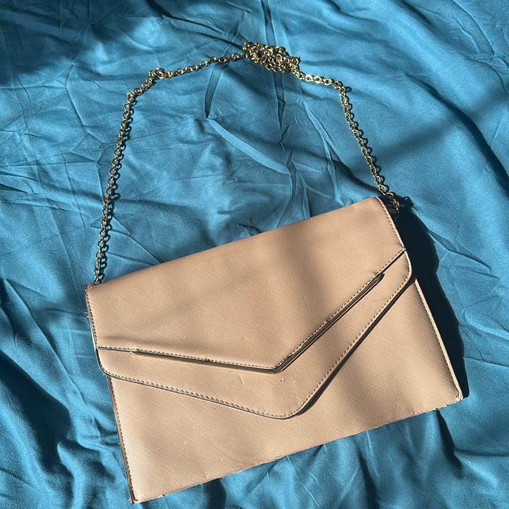 Clutch purse with chain